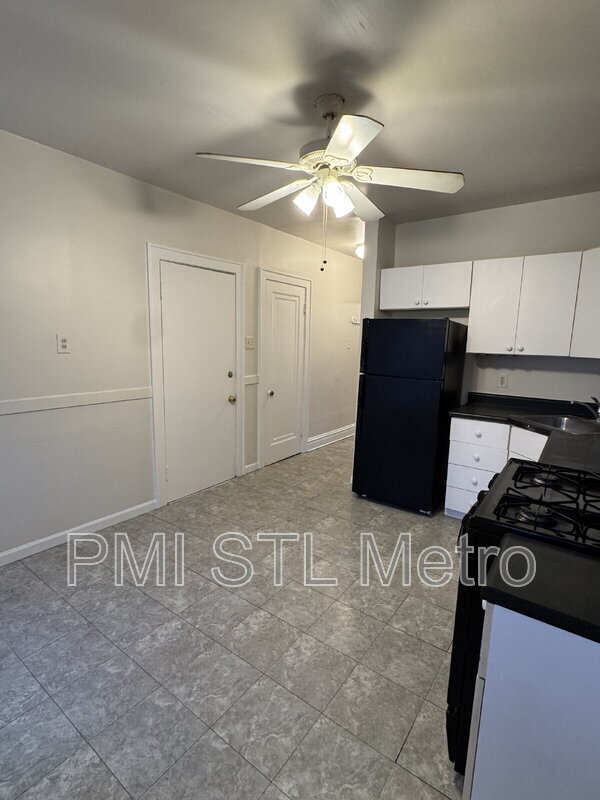 Building Photo - 3825 Dunnica Ave