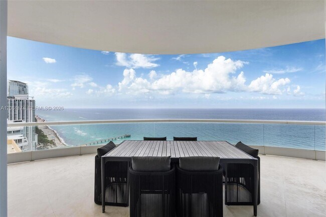 Building Photo - 16051 Collins Ave