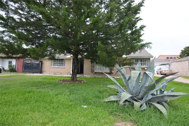Building Photo - 11522 High Star Dr