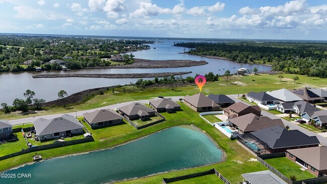 Building Photo - 221 S Shoreview Dr