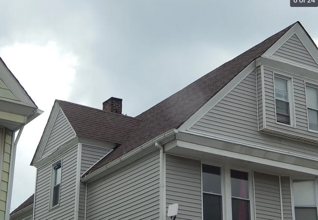 Building Photo - 10805 Hull Ave