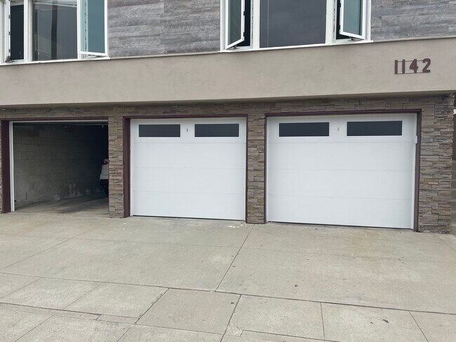 Front of building - 1144 Manhattan Ave