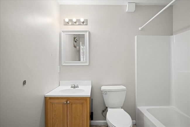 Building Photo - 16 Third St