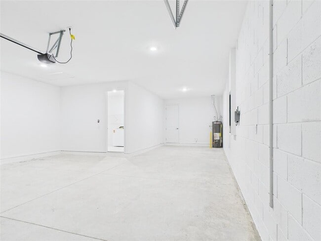 Building Photo - 7216 SW 58th Pl