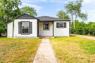 Building Photo - 1367 Normandy Dr