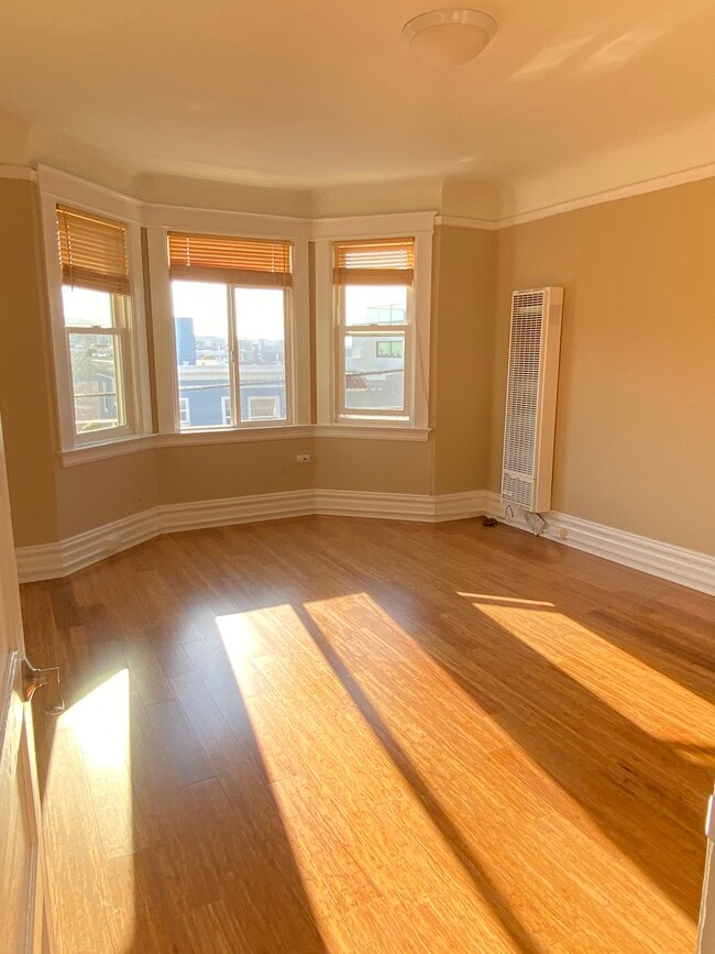 Front room - 3224A Steiner St