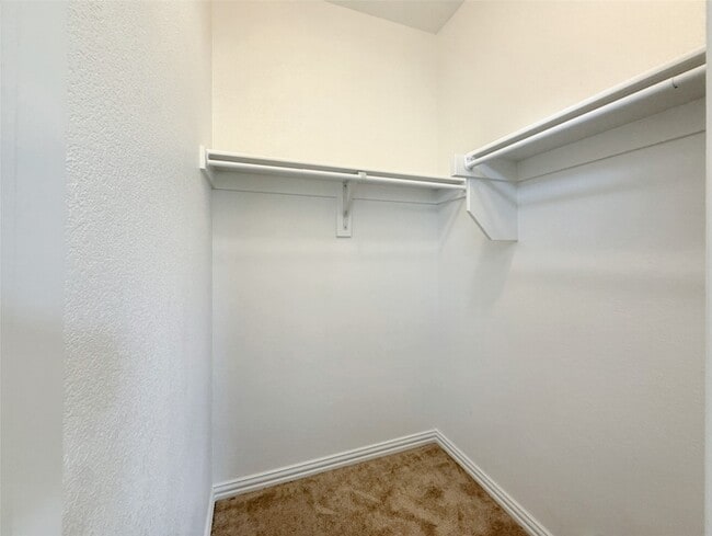 Building Photo - 2064 Barx Dr
