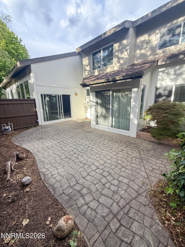 Building Photo - 4011 Bluegrass Ct