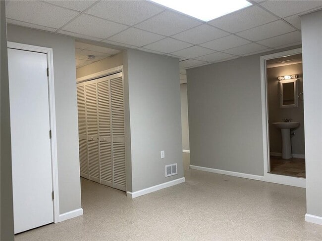 Building Photo - 612 Braidwood Dr NW