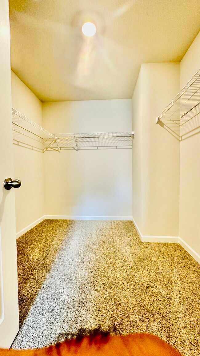 Building Photo - 690 Gabby Pt SW