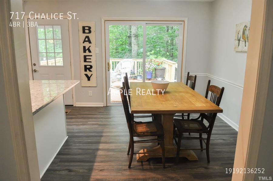 Building Photo - 717 Chalice St