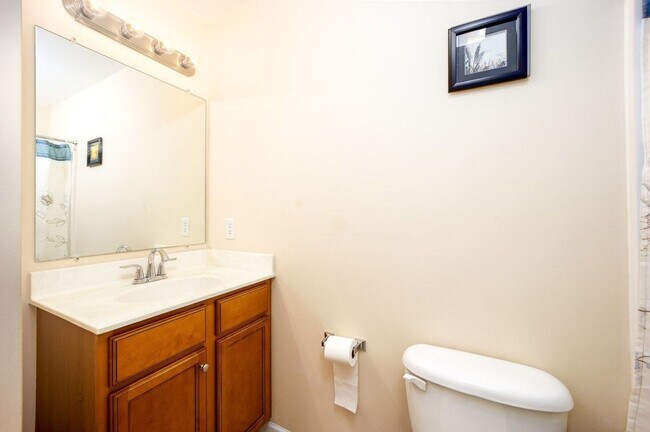 Building Photo - Liberty Square Townhouse with Upgrades!