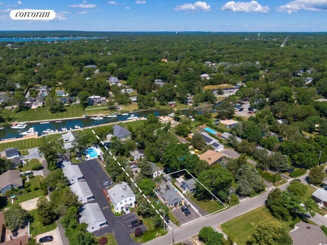 Building Photo - 12 Penny Ln