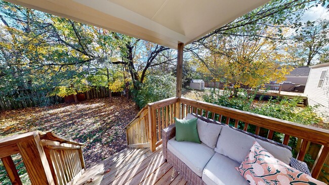 Building Photo - Charming Three Bedroom East Nashville Home!