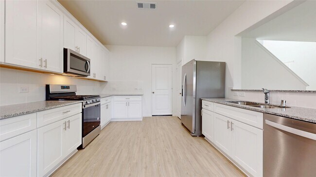 Building Photo - 23422 Honey Spade Rd