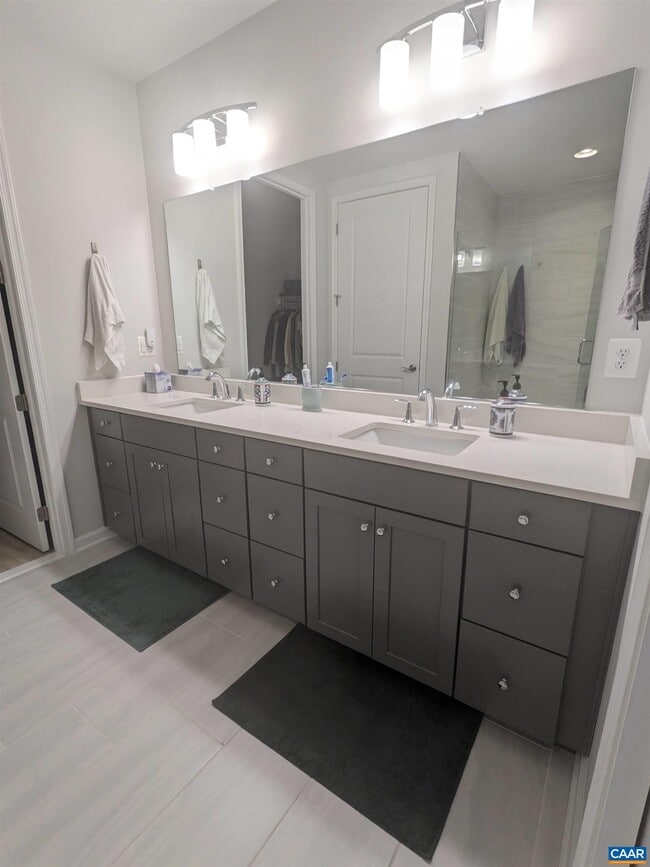 Building Photo - 4758 Loyola Wy