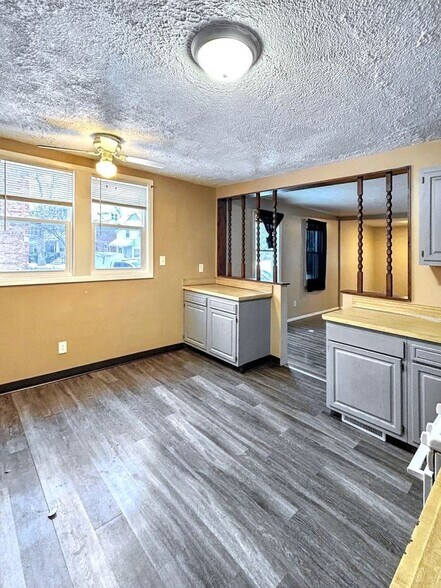 Building Photo - 16100 Saranac Rd