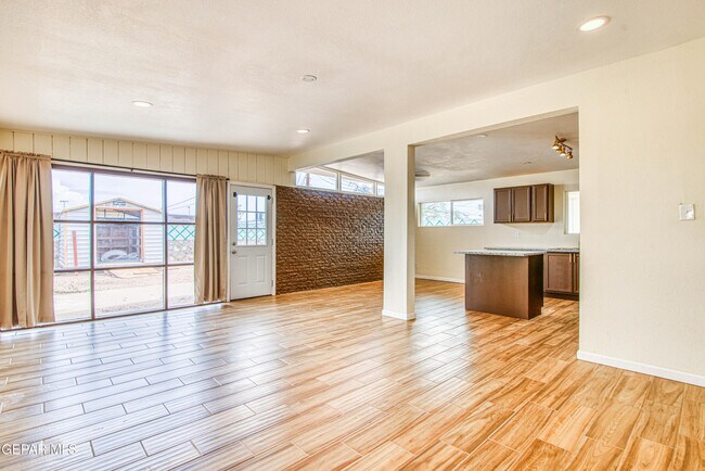 Building Photo - 8818 Mt Elbert Dr