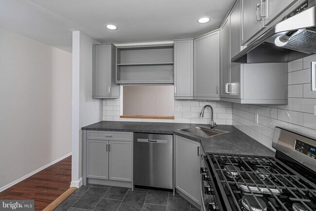 Building Photo - 56 Barberry Ct