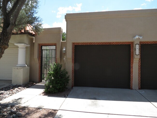 Primary Photo - 2 Bedroom Westside Townhome!