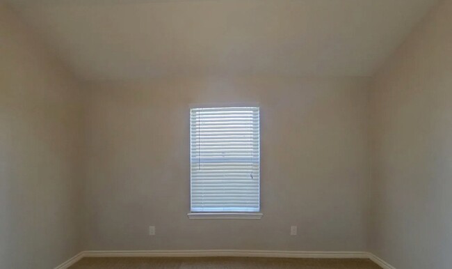 Building Photo - Beautifully Renovated 3-Bedroom Home with Premium Finishes