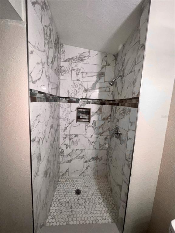 Building Photo - 1822 Harding Ave