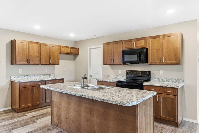 Building Photo - 3 Bedroom Home - Monett MO