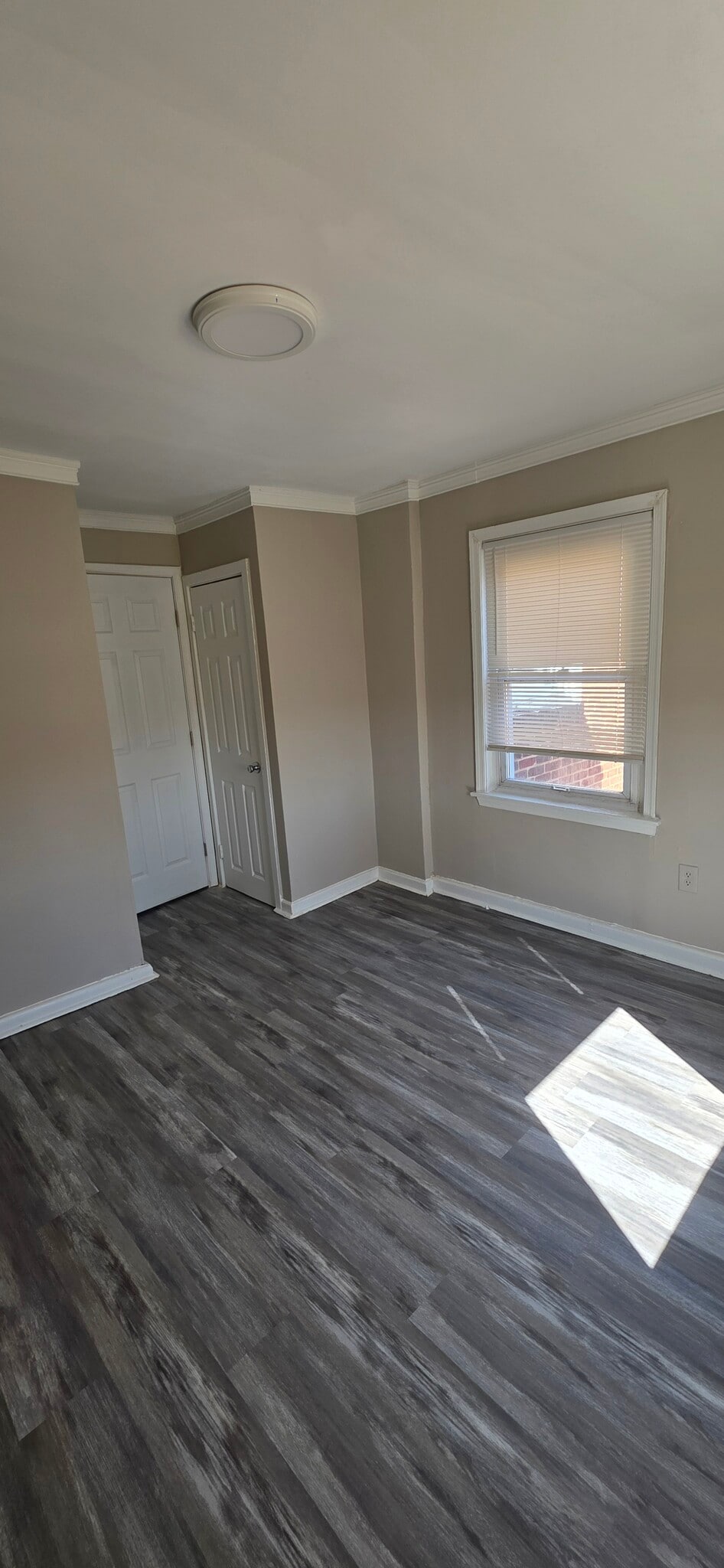 Bedroom Unit #2 - 811 Stoll St