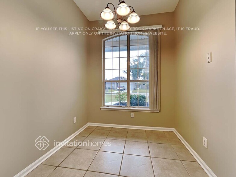 Building Photo - 3762 Woodbriar Dr