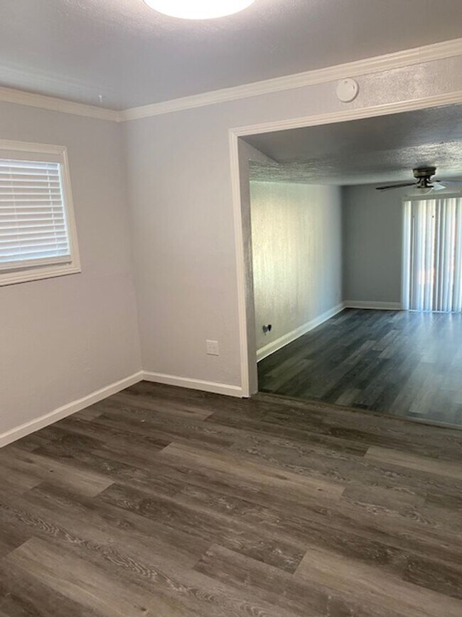Building Photo - Spacious Home w/ Pool in East Redding!!