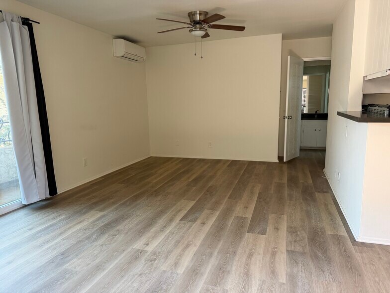 Living room - 11550 Nebraska Ave