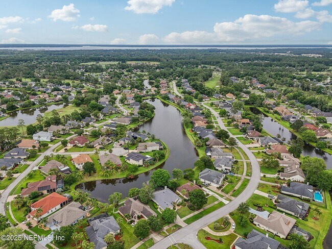 Building Photo - 2260 Harbor Lake Dr
