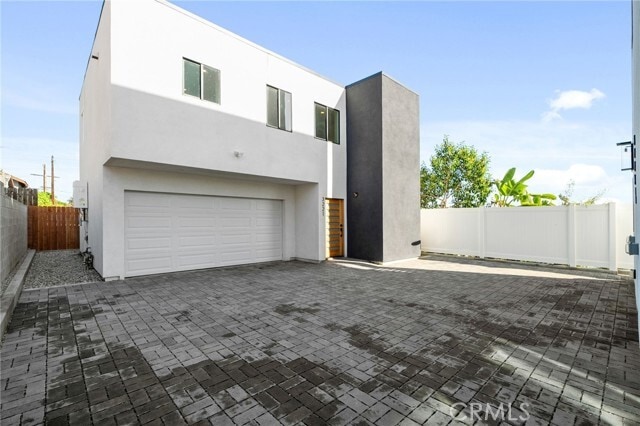 Primary Photo - 3221 Lanfranco St