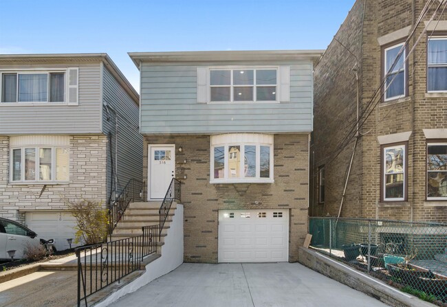 Building Photo - 318 Arlington Ave