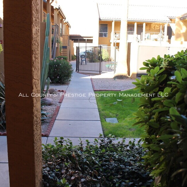 Building Photo - 1831 W Mulberry Dr