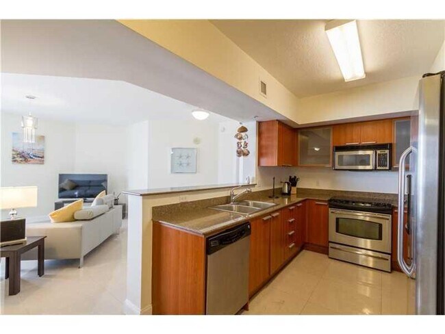 Building Photo - 16699 Collins Ave