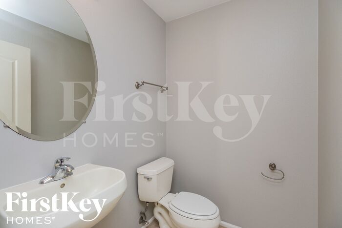 Building Photo - 375 W Jersey Way