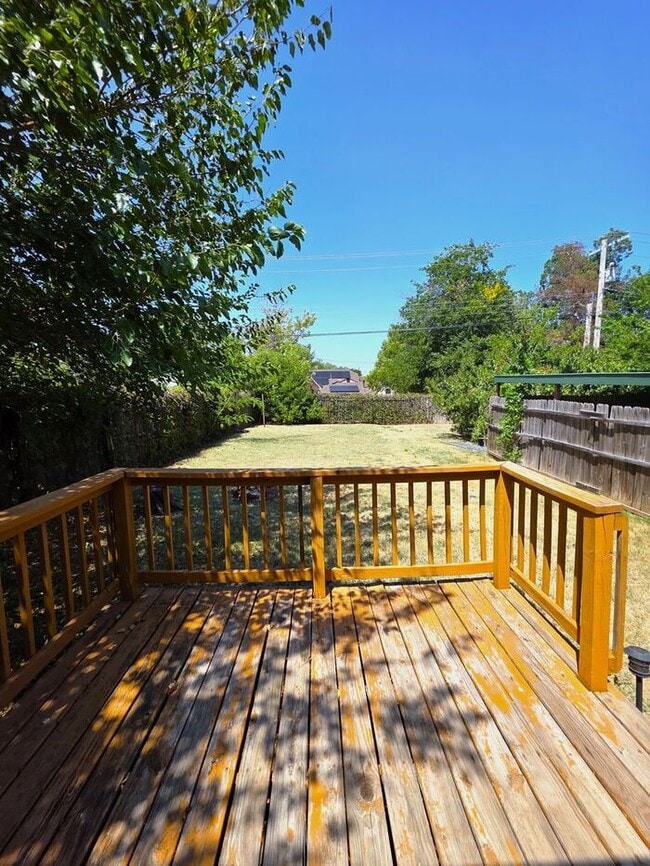 Building Photo - 3 Bed, 1 Bath Home in NW OKC Close to Plaza District