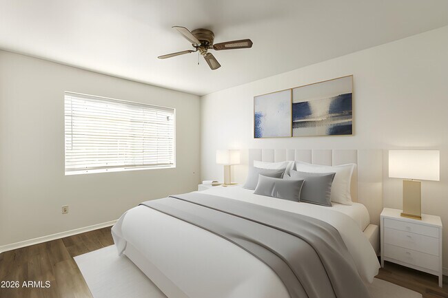 Building Photo - 1446 E Grovers Ave