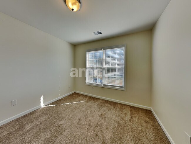 Building Photo - 750 Brooks Rd