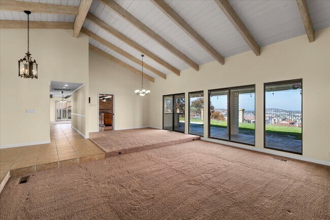entry, dining & living area with views - 9 Club View Ln