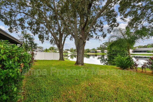 Building Photo - 16214 Pebblebrook Dr