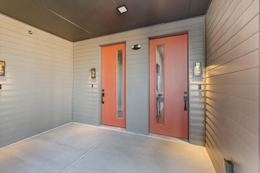 Building Photo - 2165 Gabriels Pl