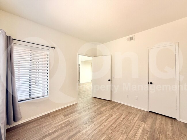Building Photo - 11666 N 28th Dr