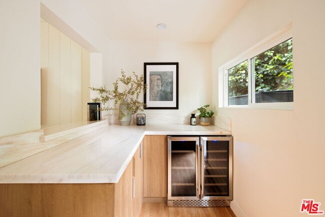 Building Photo - 2701 Jalmia Dr