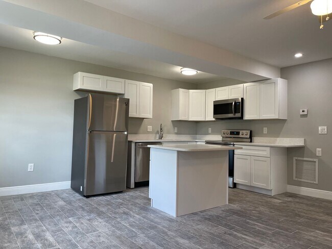 Building Photo - 4715 Rio Grande Ave
