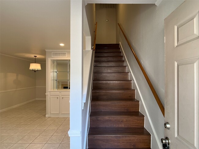 Building Photo - 1601 S Shepherd Dr