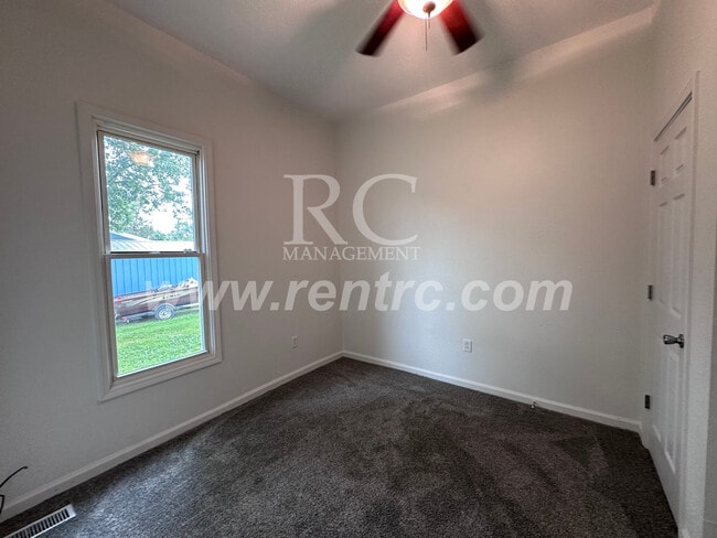 Building Photo - 702 Sandusky-