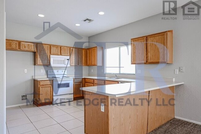 Building Photo - 3Bed/2Bath Home w/2 Car Gar-Maricopa! $199...