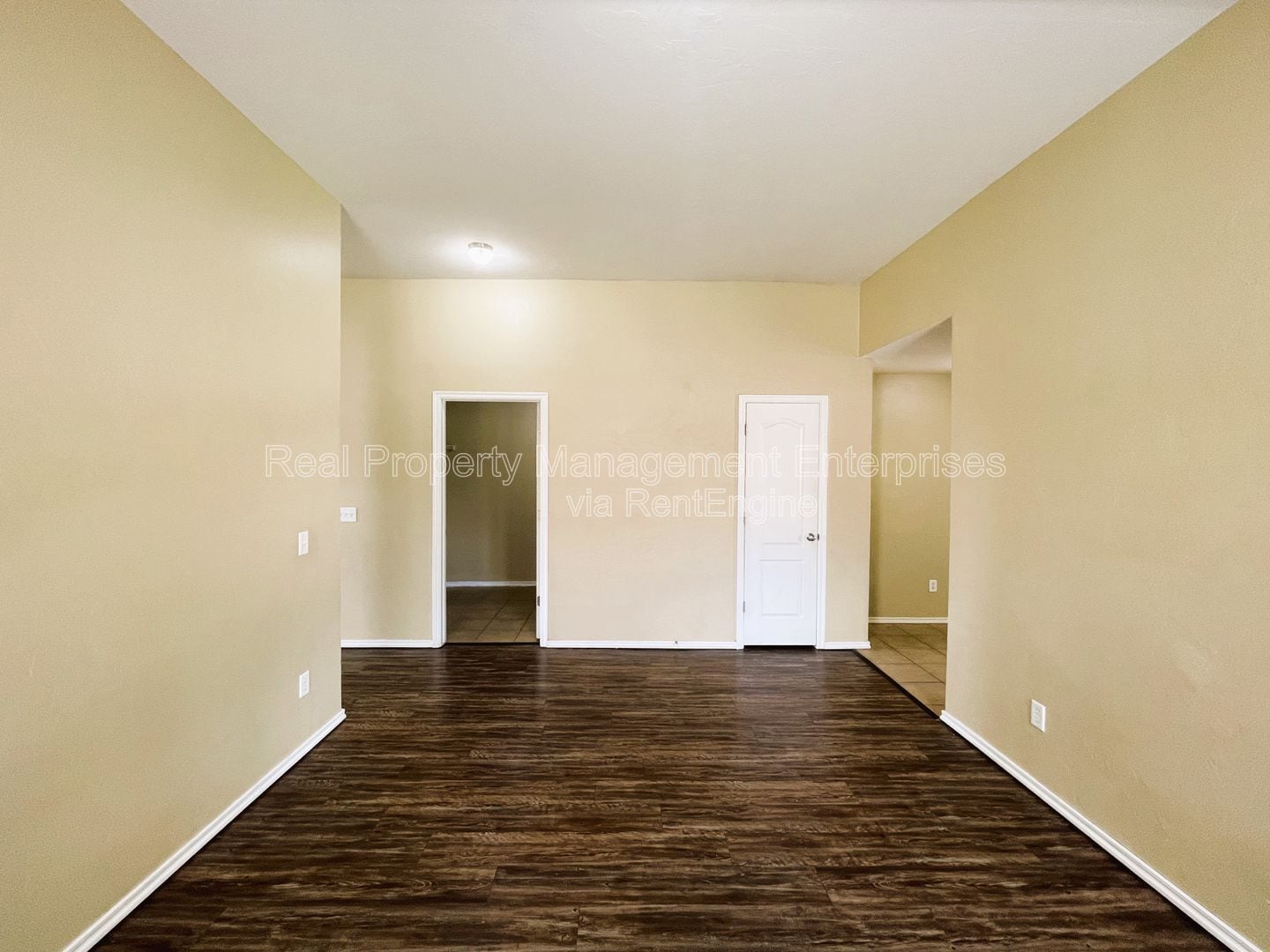 Building Photo - 18212 Viento Dr